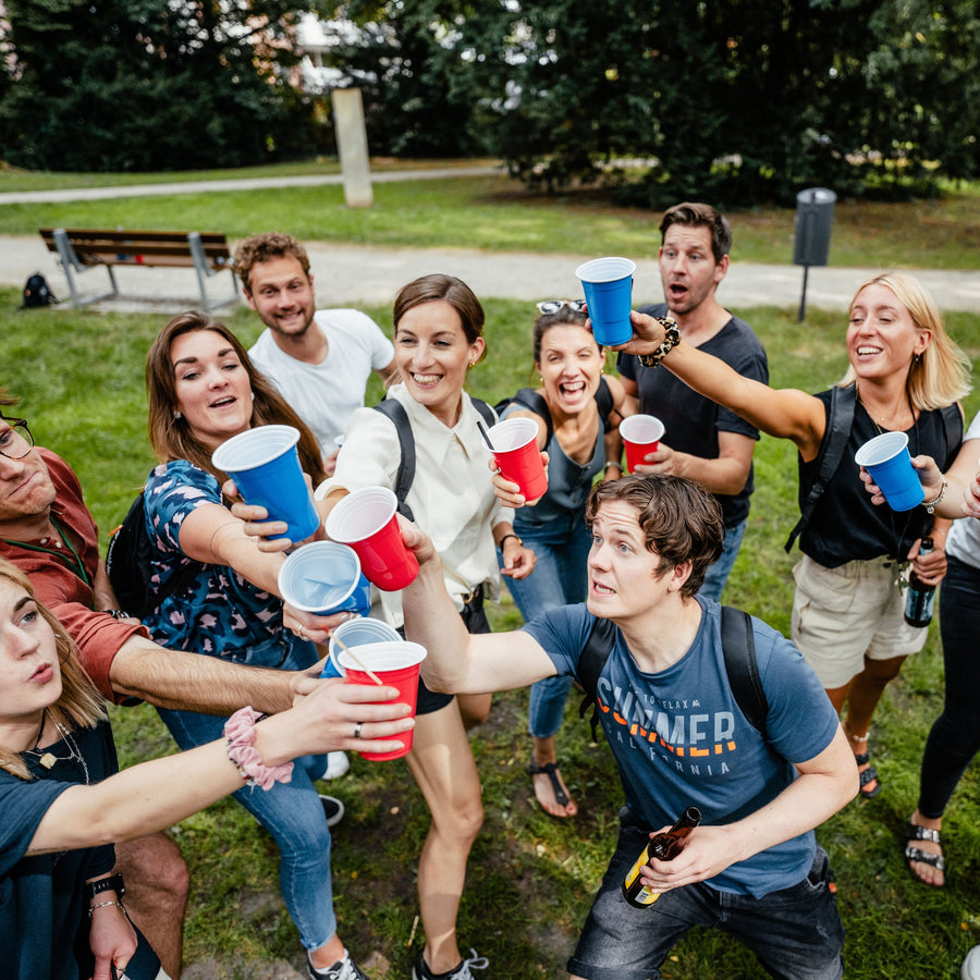 BeerTour L in Österreich: group with red cups as a product image for a BeerTour.